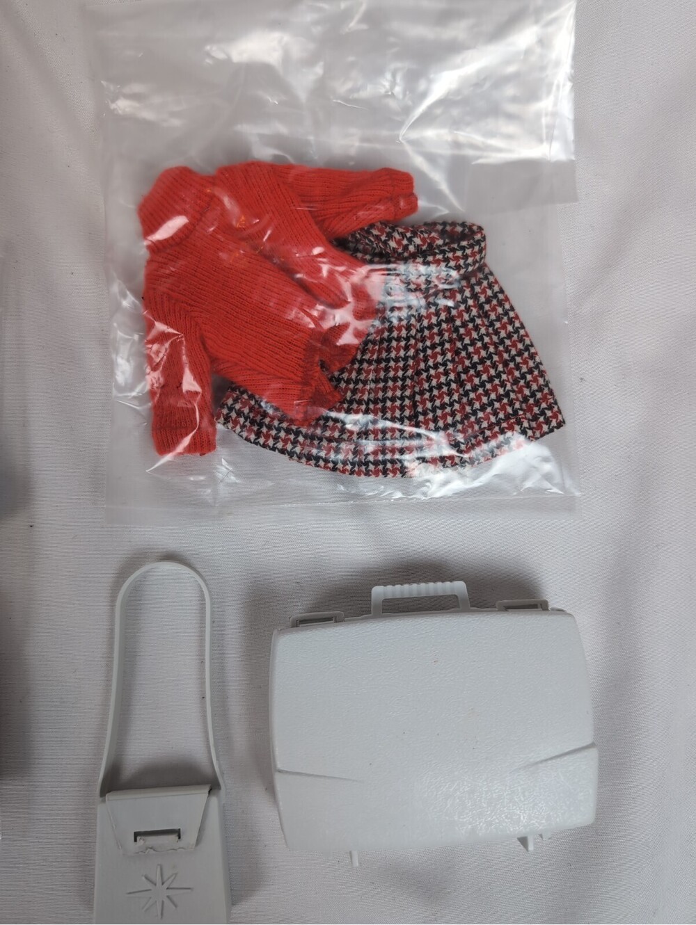 Vtg 1964 Topper Toys PENNY BRITE 2 Dolls w/ Carry Case & Accessories 70+ Pieces - Picture 7 of 9